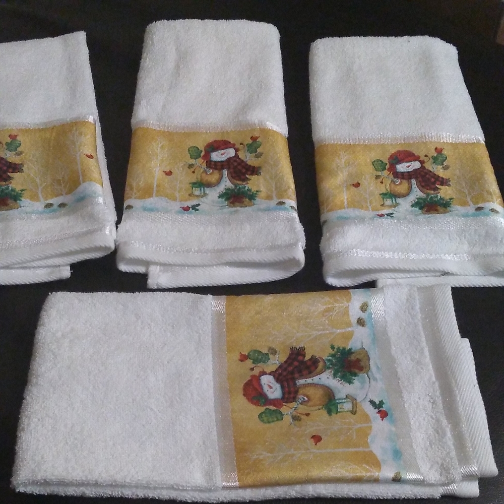 Kitchen Towels White Snowman Pattern  Boarder Set Of 4